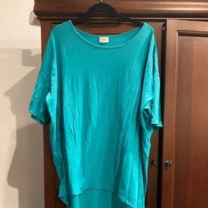 LulaRoe teal blue shirt